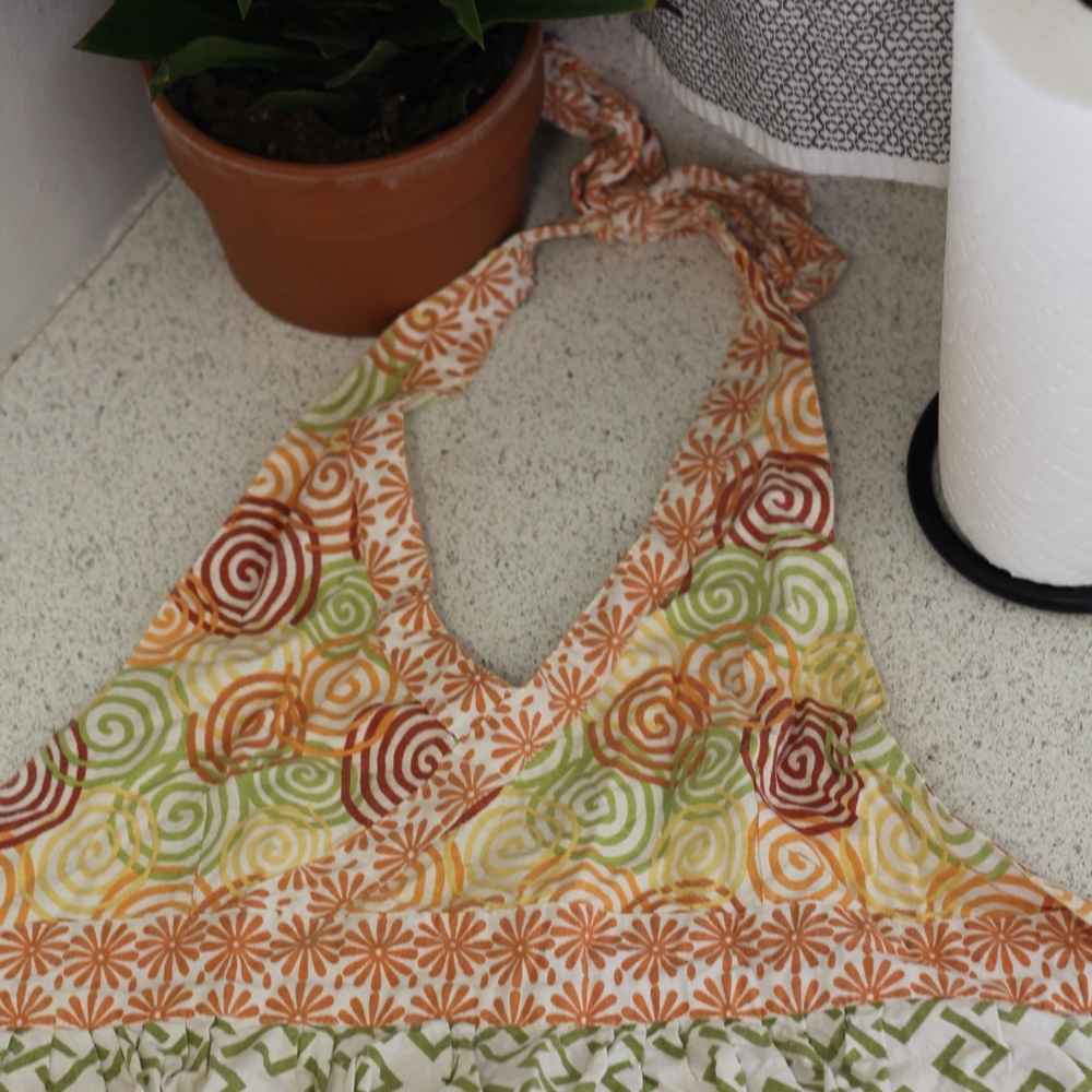 ruffle apron